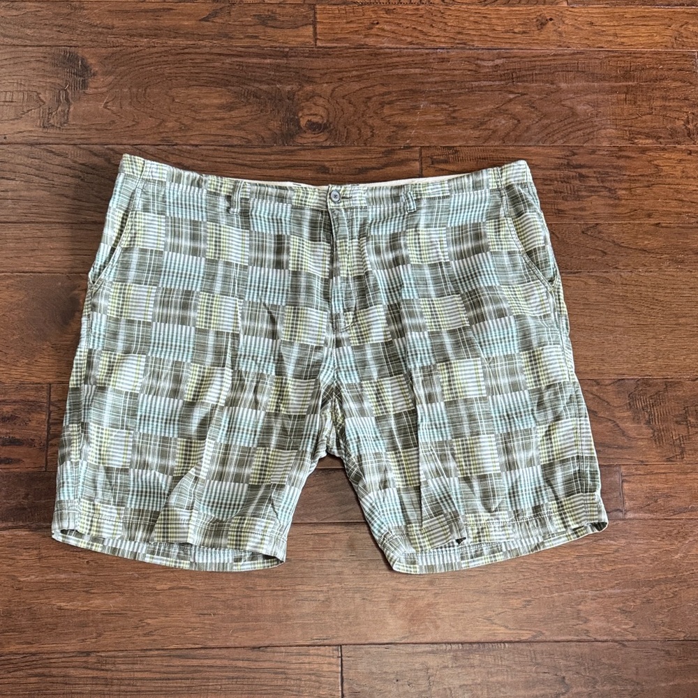 Tommy Bahama Men’s Plaid Madras Shorts Size 44 Big & Tall Brown Tan Casual